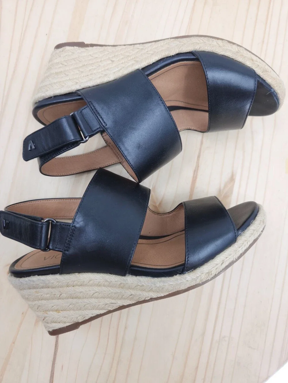 Vionic Brooke Wedge Sandal Size 7.5 Black Leather Espadrille Slingback